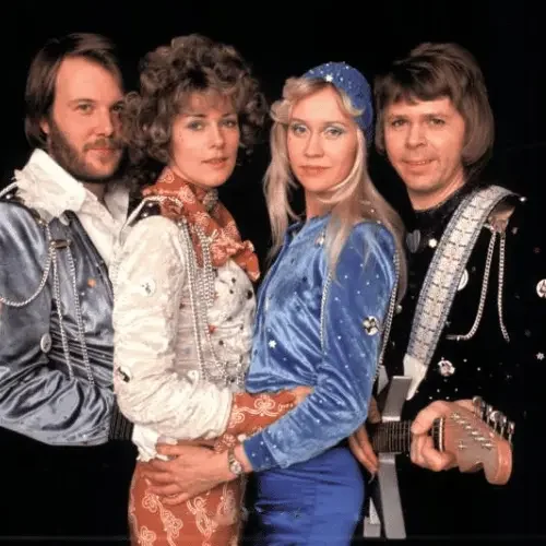ABBA bandfoto in glimmende podiumkleding, vind hun klassieke disco pop vinyl platen en singles