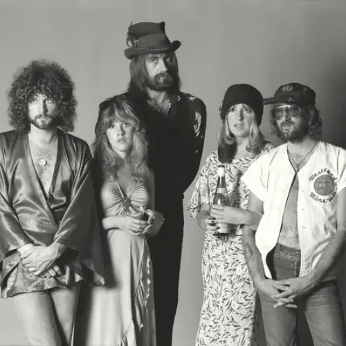 Fleetwood Mac bandfoto met Stevie Nicks en Mick Fleetwood, vind hun klassieke rock vinyl platen en singles